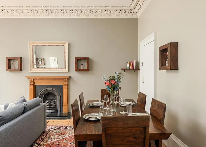 2 Bed Old Town - Next To Castle Lägenhet *