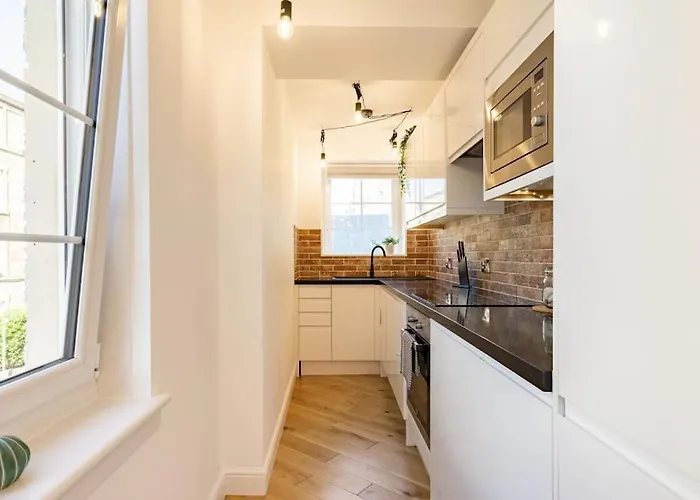 Central, Bright 2 Bed Flat - Pool & Sauna 公寓 爱丁堡