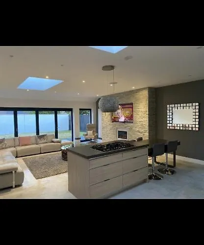 Perfect 4 Bedroom 2 Bathroom בית נופש אדינבורו