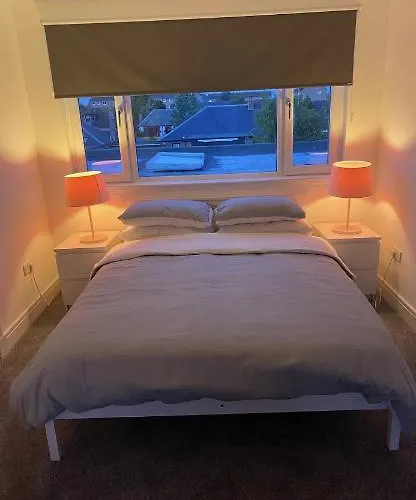 Perfect 4 Bedroom 2 Bathroom בית נופש אדינבורו