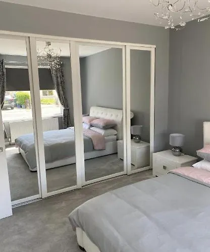 בית נופש Perfect 4 Bedroom 2 Bathroom *