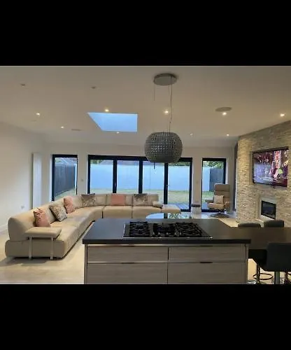 בית נופש Perfect 4 Bedroom 2 Bathroom *