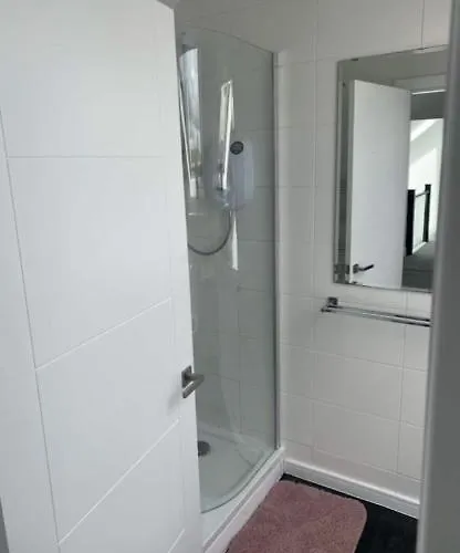 Perfect 4 Bedroom 2 Bathroom