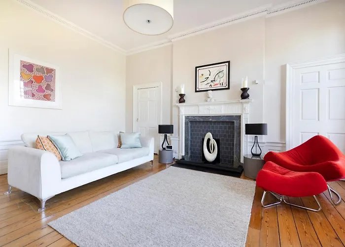 Joivy Contemporary Flat In The New Town Apartment *