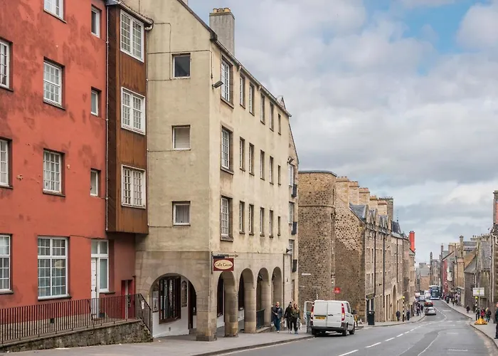 Royal Mile Modern Edinburgh