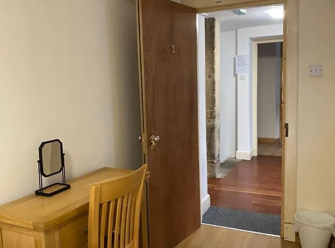 Edinb&b