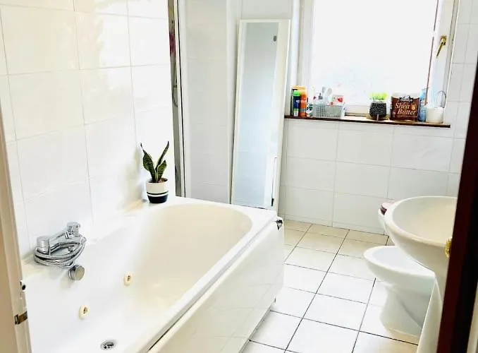 Leith Walk Budget إدنبرة