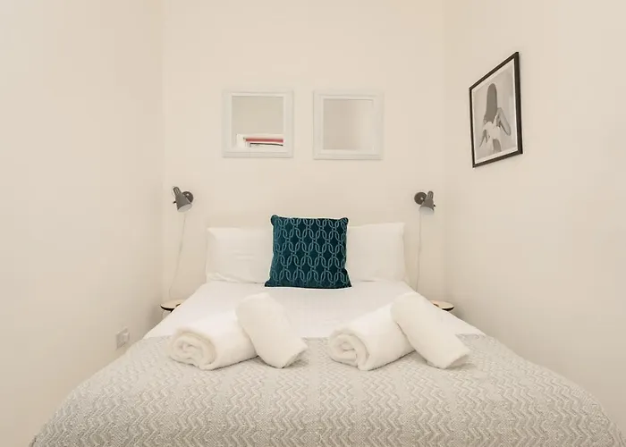 The Tollcross - Modern & Bright 1br דירה *