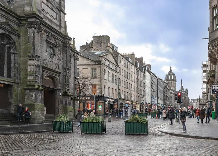 Luxury 3 Bed Royal Mile 爱丁堡