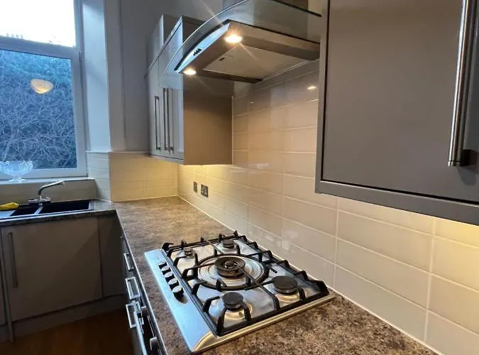 Bright 3 Bedroom * אדינבורו