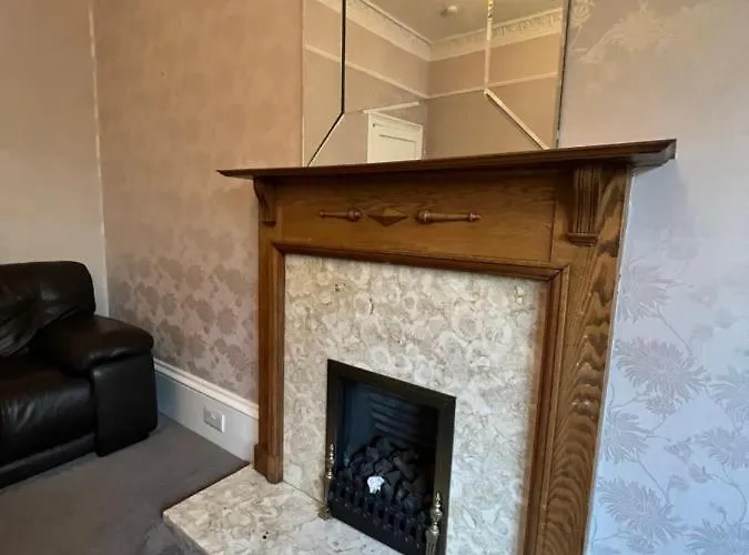 דירה Bright 3 Bedroom אדינבורו