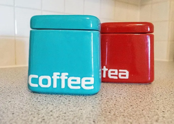 Modern 1br Flat - Free Parking + Lift *