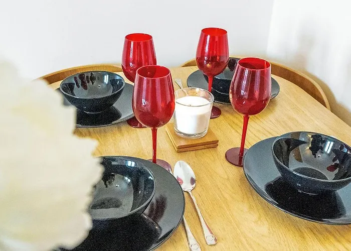 Modern 1br Flat - Free Parking + Lift شقة إدنبرة