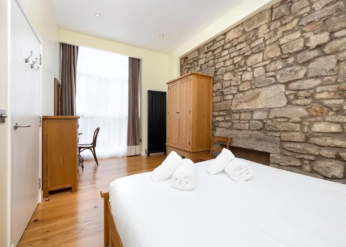 Апартаменты Joivy 1 Bed Flat In Old Town, Next To St Giles Cathedral