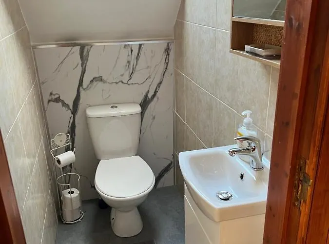 4 Bed Near Airport Edynburg