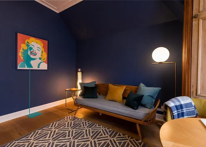 Joivy Contemporary With Free Parking