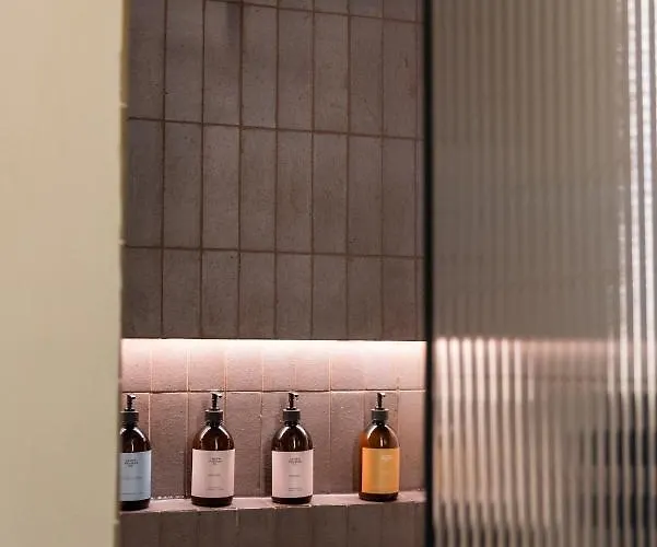 Joivy Contemporary With Free Parking Holiday home Edinburgh