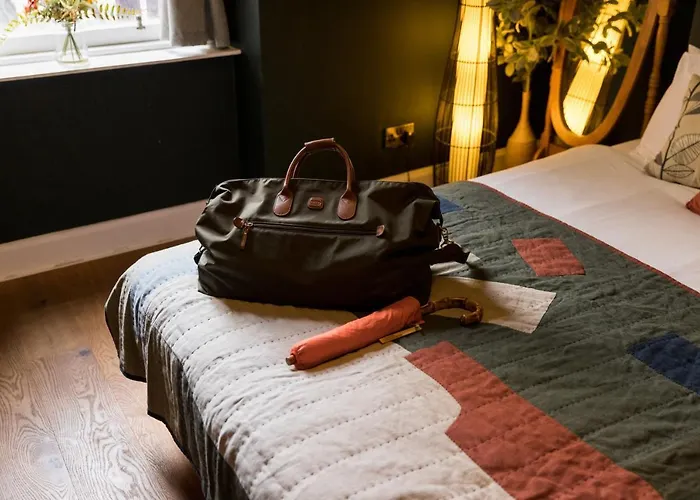 Joivy Contemporary With Free Parking Holiday home Edinburgh