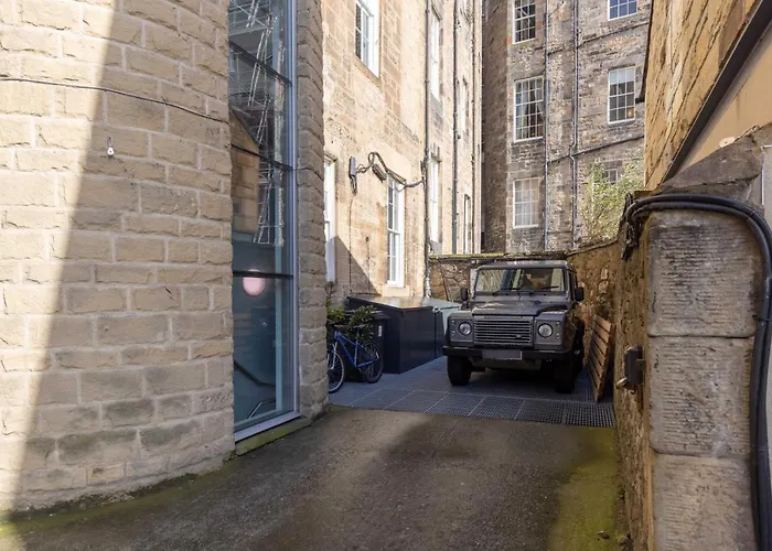 Joivy Beautiful Penthouse With Terrace & Jacuzzi Lejlighed Edinburgh