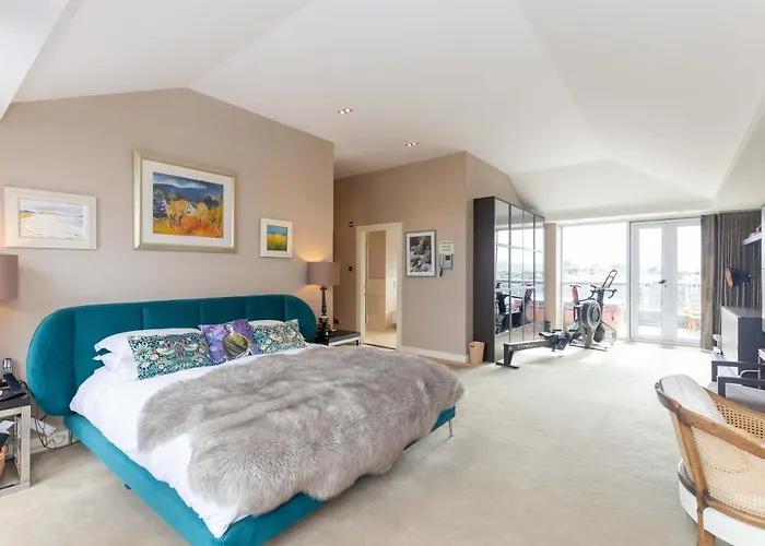 Joivy Beautiful Penthouse With Terrace & Jacuzzi *