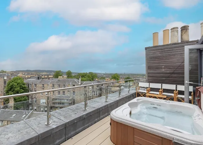 Joivy Beautiful Penthouse With Terrace & Jacuzzi * Edinburgh