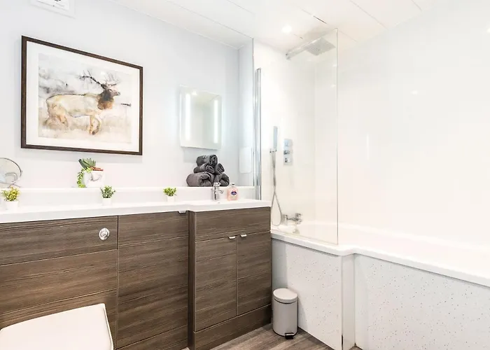 Luxury Modern 3 Bedroom In Centre דירה אדינבורו