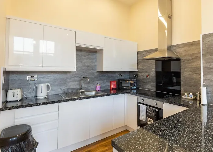 New 2 Bed With Stunning Views Of Arthur Seat Mountain Edinburgh