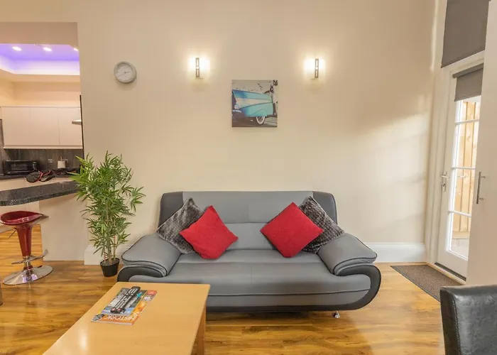New 3-bedroom Close To Centre * Edinburgh