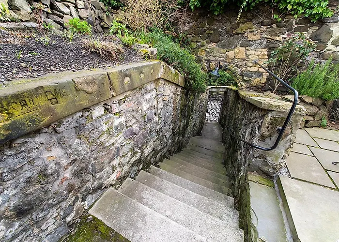 Apartment Rock House - Photographer's - Historic Gem In The Heart Of The Edinburgh