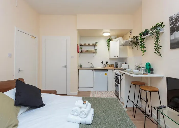 Cozy 1b Groundfloor - 8 Minute From Centre * אדינבורו