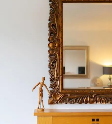 Apartment Pilrig Flat: A Lovely 5-bed With A Lift *