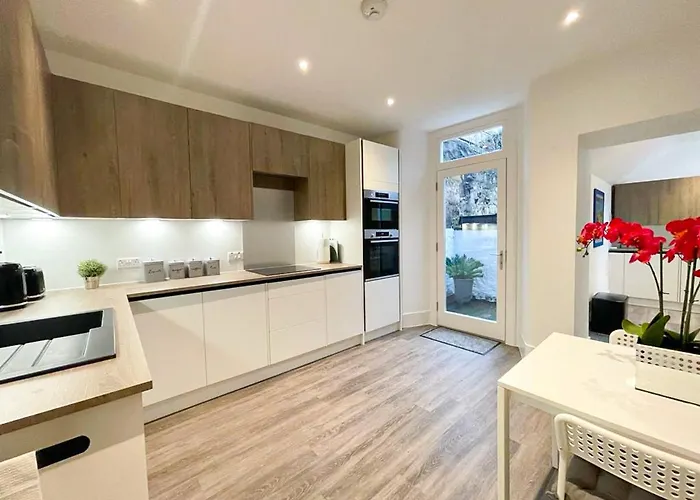 Apartment 2bed, Private Garden & Fireplace, Near Water Of Leith *