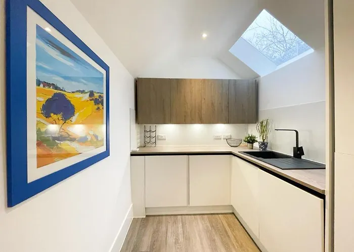 2bed, Private Garden & Fireplace, Near Water Of Leith * Edinburgh