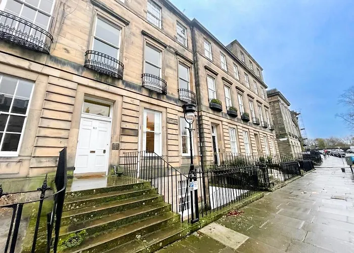 2bed, Private Garden & Fireplace, Near Water Of Leith Apartment Edinburgh
