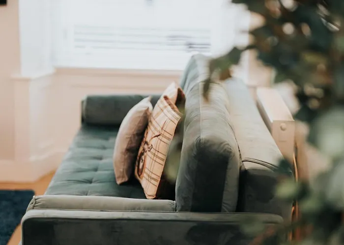 Luxury Modern 3 Bedroom In Centre דירה *