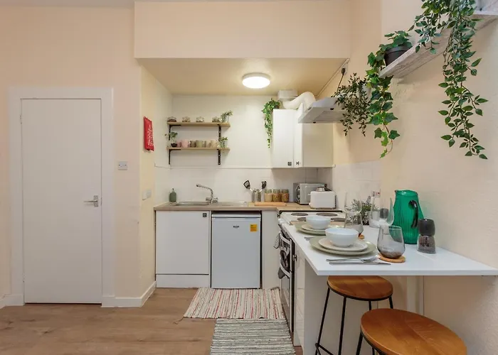 Cozy 1b Groundfloor - 8 Minute From Centre * אדינבורו