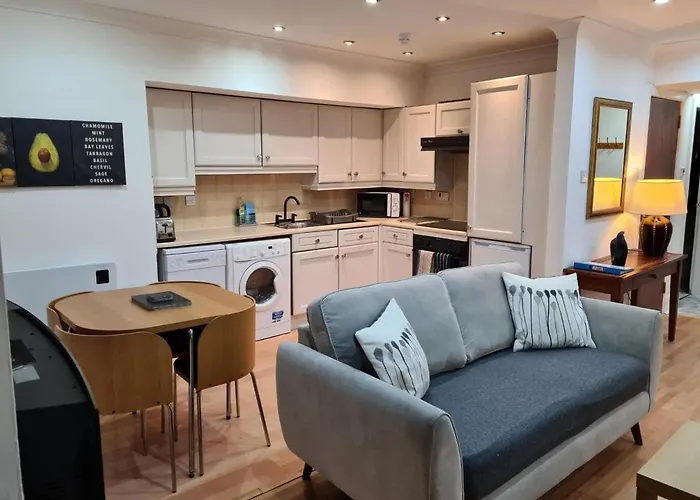 4 Royal Mile Flat Near Castle Apartment *