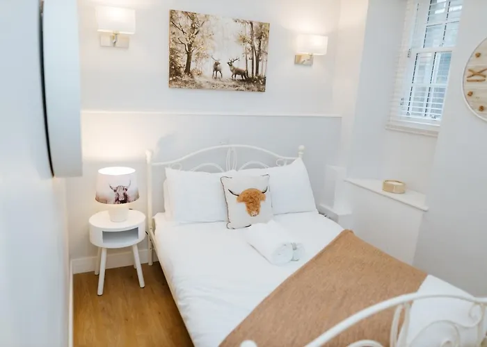 Luxury Modern 3 Bedroom In Centre