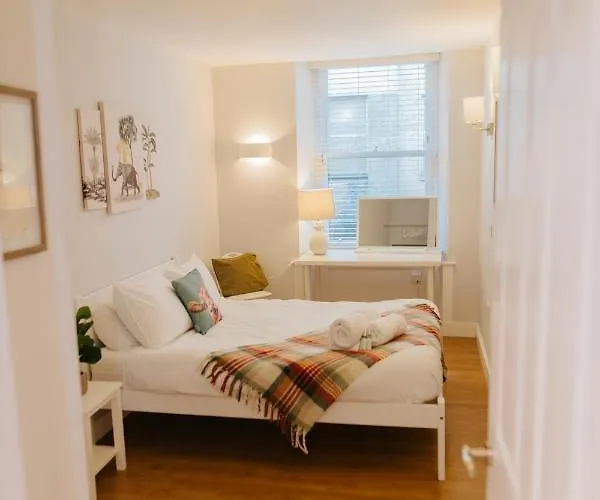 Luxury Modern 3 Bedroom In Centre דירה אדינבורו