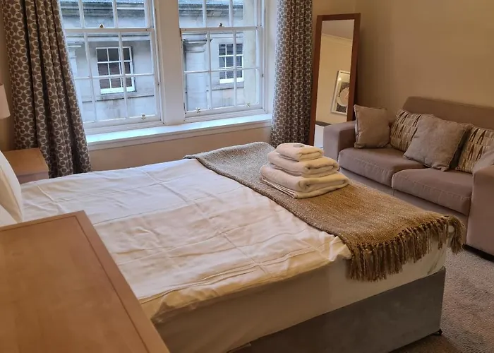 Apartment 4 Royal Mile Flat Near Castle