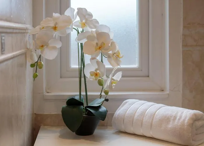Apartment Gorgeous 3-bed Flat, 15 Minutes To Centre *