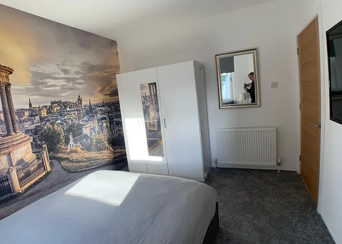 Maria- Bright And Modern Center . Daire Edinburgh