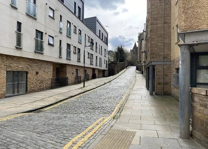 Old Town, Free Parking, Outlander Experience Edinburgh