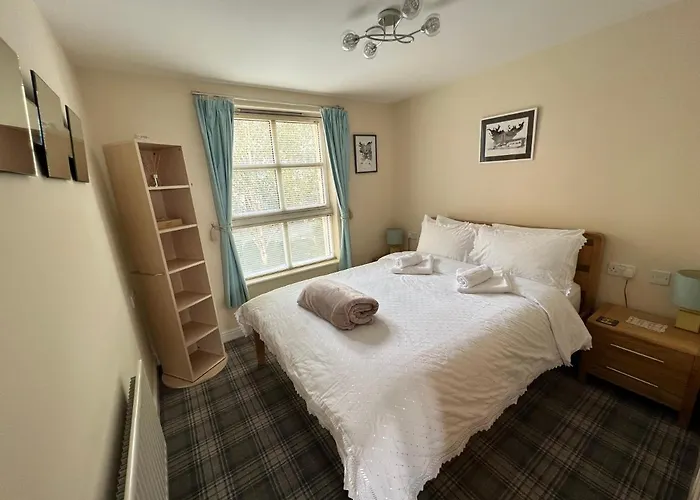 Old Town, Free Parking, Outlander Experience Apartment *