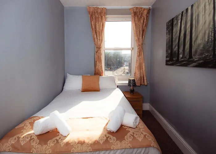 Old Town By The Castle/ Meadows! شقة