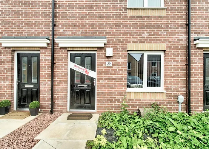 2-bedroom With Private Garden & Parking Dom wakacyjny *