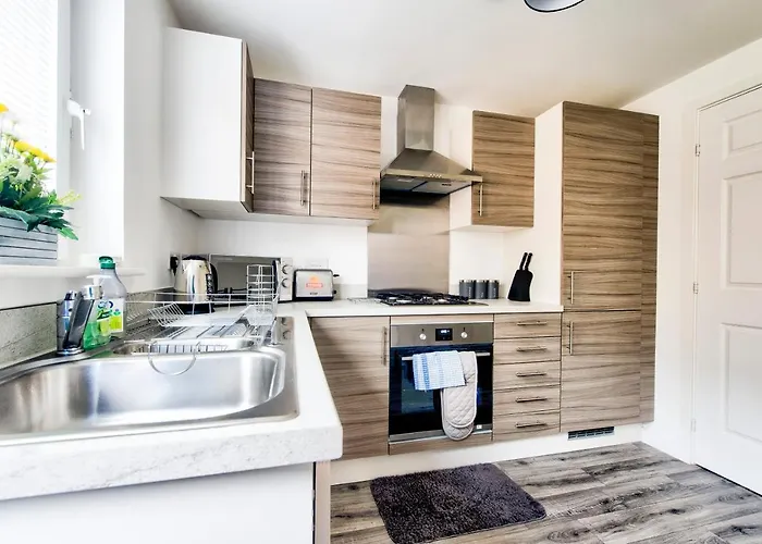 2-bedroom With Private Garden & Parking Dom wakacyjny