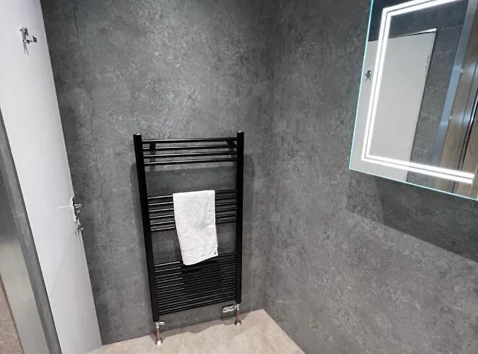 Apartment Crags View On The Royal Mile Edinburgh