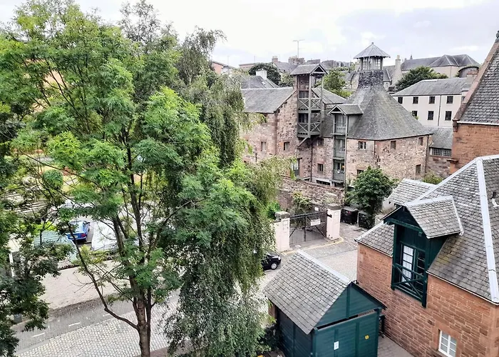 Old Town Unique House Edinburg