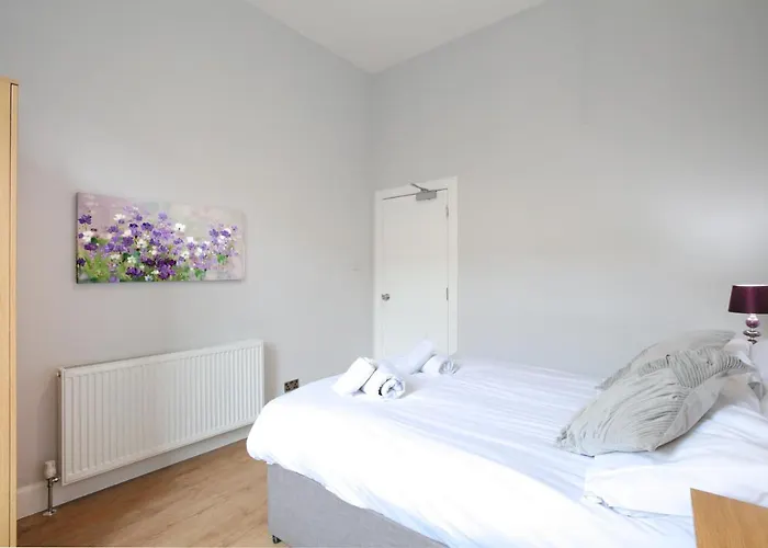 Modern Sleeps 6 * Edinburgh